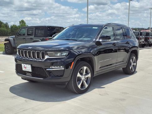 Used 2023 Jeep Grand Cherokee 4WD 4xe image 8