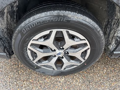 Used 2023 Subaru Forester Premium image 6