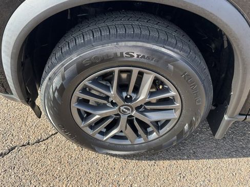 Used 2023 Nissan Rogue S image 8