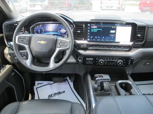 Used 2025 Chevrolet Silverado 1500 LTZ w/ Z71 Off-Road Package AWD/4WD image 15