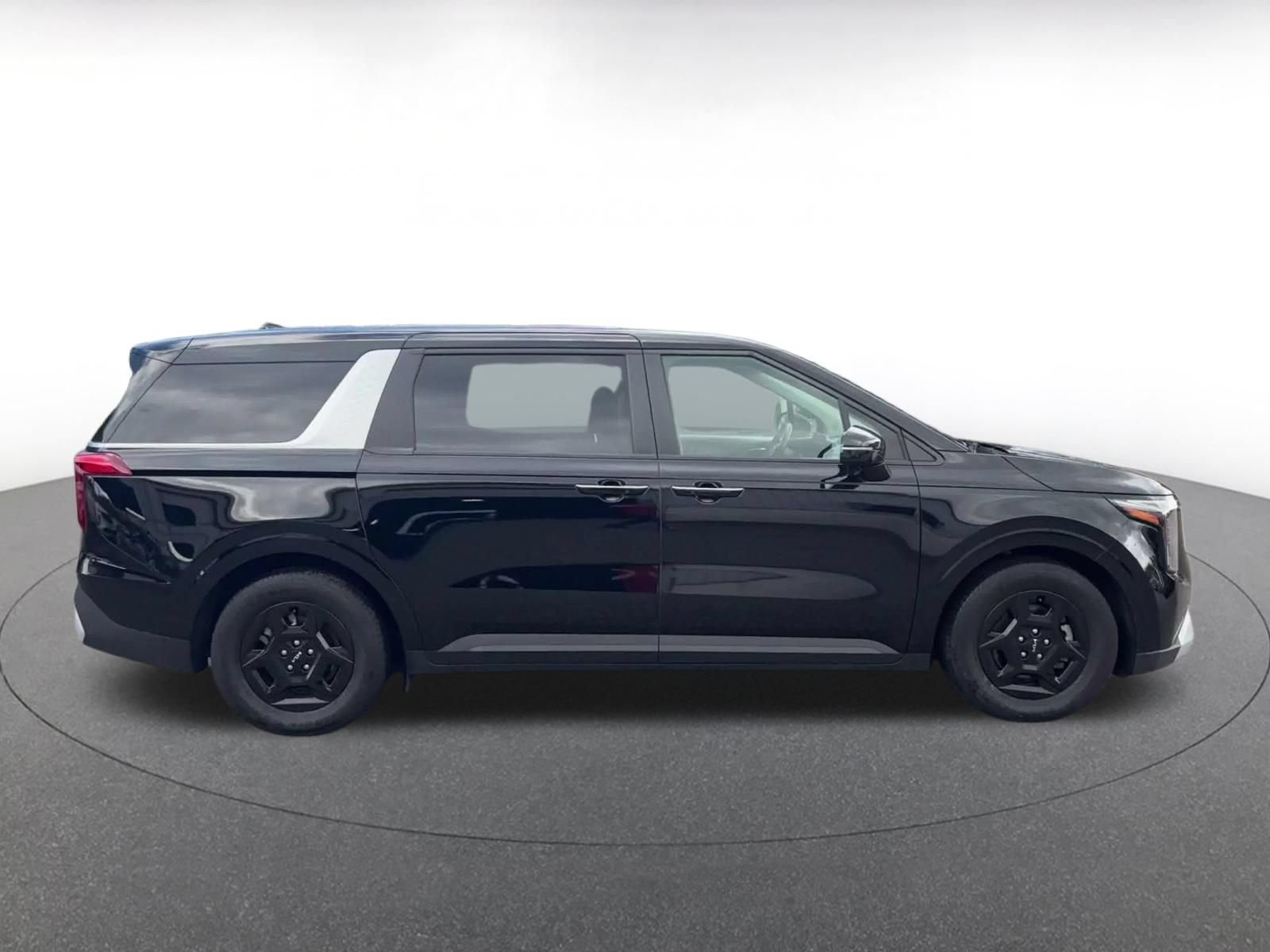 Used 2026 Kia Carnival FWD image 15