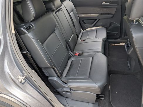Used 2023 Volkswagen Atlas SE FWD image 17