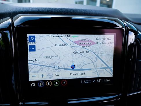 Used 2023 Chevrolet Traverse LT w/ LT Premium Package FWD image 39
