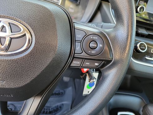 Used 2022 Toyota Corolla LE FWD image 28