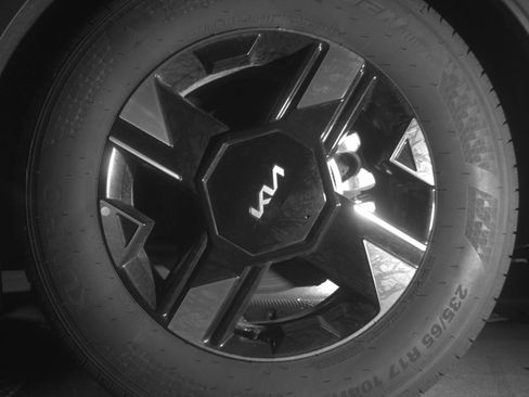 Used 2026 Kia Sportage LX FWD image 17