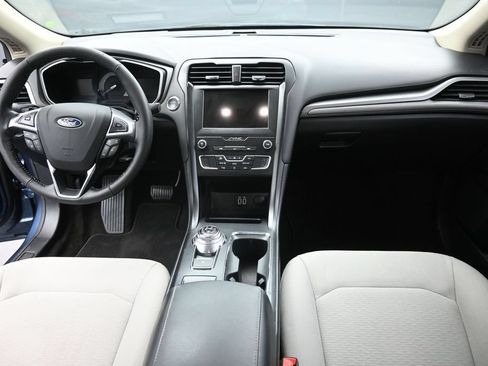 Used 2019 Ford Fusion SE w/ Equipment Group 151A FWD image 19
