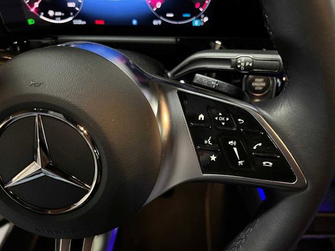 Used 2025 Mercedes-Benz GLA 250 4MATIC image 26