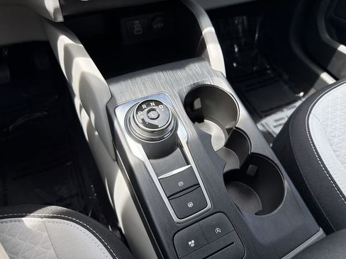 Used 2025 Ford Escape Active AWD/4WD image 19