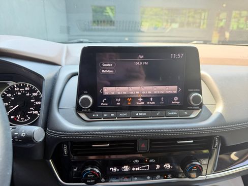 Used 2022 Nissan Rogue SL FWD image 22