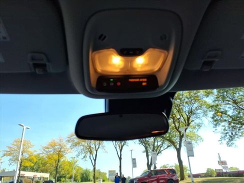 Used 2021 Chevrolet TrailBlazer LT w/ Convenience Package image 24