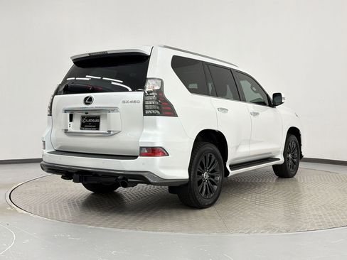 Used 2023 Lexus GX 460 Premium w/ Accessory Package image 9