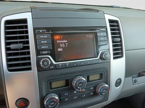 Used 2016 Nissan Frontier SV image 21