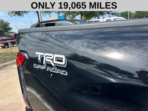 Used 2024 Toyota Tacoma TRD Off-Road w/ TRD Off Road Premium Package AWD/4WD image 4