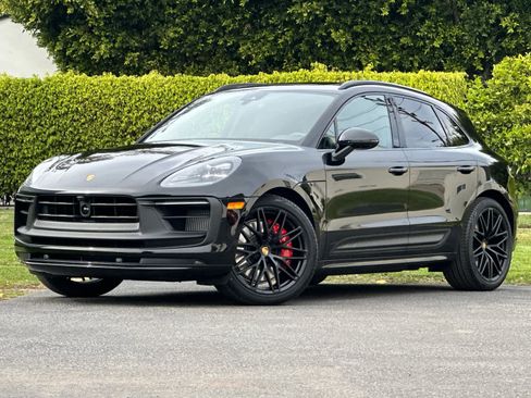 New 2026 Porsche Macan GTS image 1