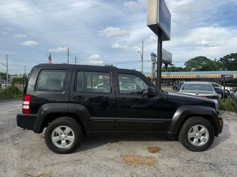 Used 2011 Jeep Liberty Sport RWD image 8