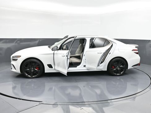 Used 2022 Genesis G70 3.3T w/ Sport Prestige Package image 39