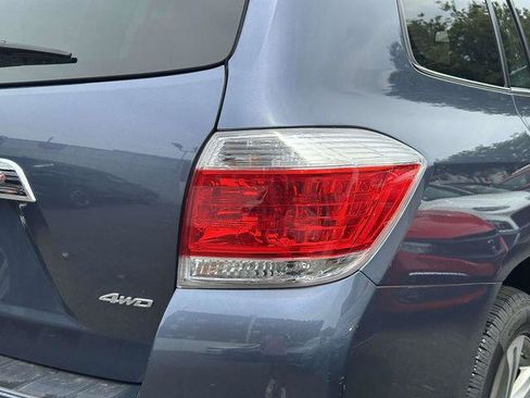 Used 2012 Toyota Highlander Limited w/ Tow Pkg AWD/4WD image 9