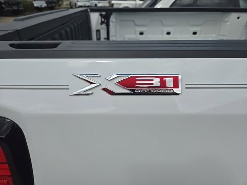 Used 2023 GMC Sierra 1500 SLT w/ SLT Premium Package image 7