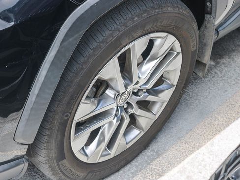 Used 2022 Toyota RAV4 XLE Premium FWD image 8