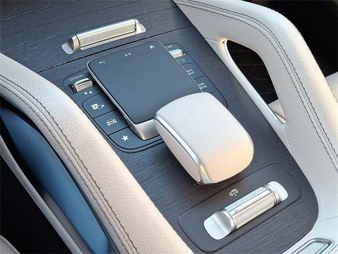 Used 2022 Mercedes-Benz GLS 450 4MATIC image 17