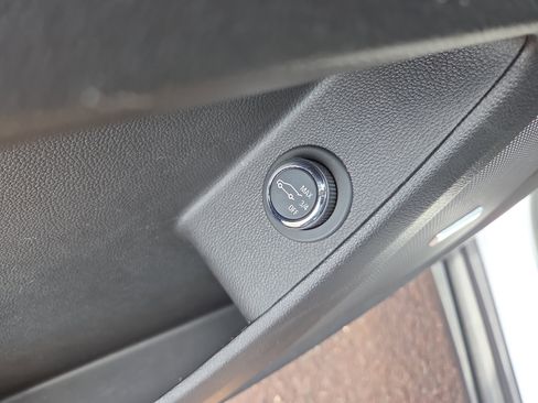 Used 2020 Chevrolet Traverse RS w/ LPO, Floor Liner Package image 33