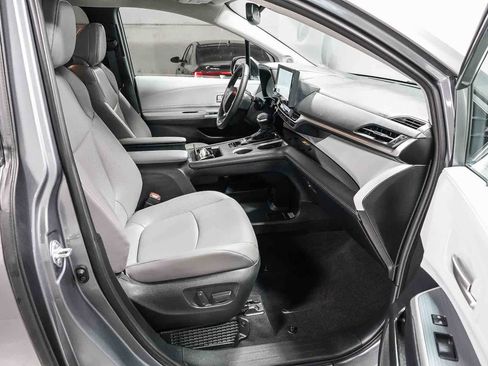 Certified 2026 Toyota Sienna XLE FWD image 17