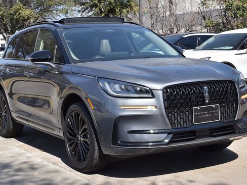 New 2026 Lincoln Corsair Premiere image 3