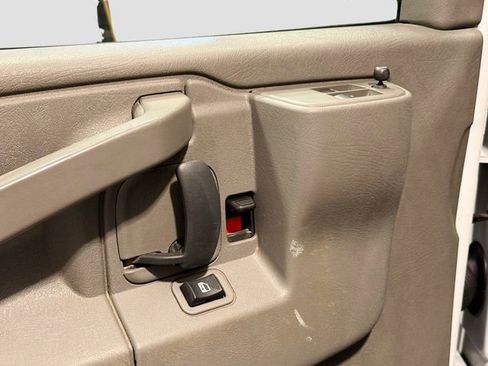 Certified 2022 GMC Savana 2500 w/ Driver Convenience Package RWD image 13