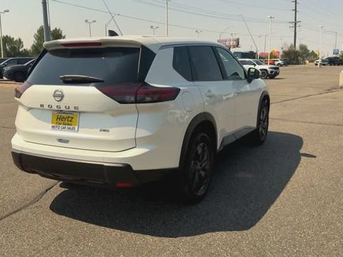 Used 2026 Nissan Rogue SV AWD/4WD image 8