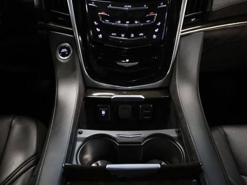 Used 2020 Cadillac Escalade Platinum AWD/4WD image 42