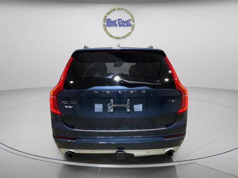 Used 2018 Volvo XC90 T5 Momentum w/ Convenience Package AWD/4WD image 4