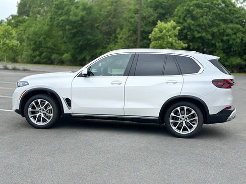 Used 2024 BMW X5 xDrive40i w/ Premium Package AWD/4WD image 3