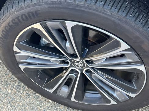 Used 2023 Toyota bZ4X Limited image 21