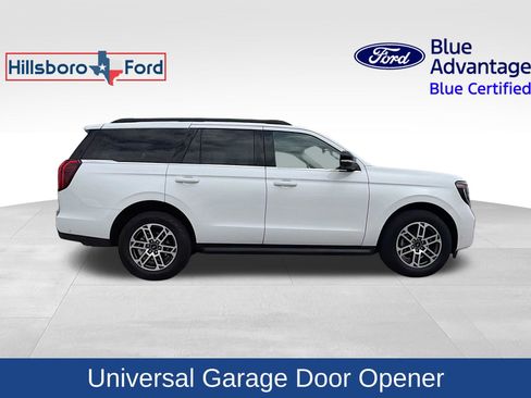 Used 2025 Ford Expedition Active AWD/4WD image 6