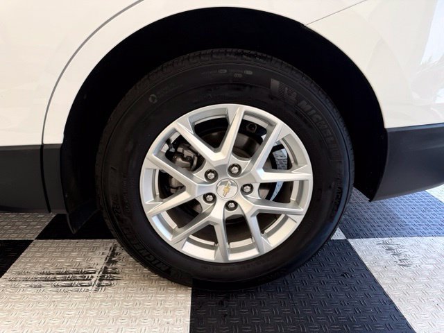 Used 2024 Chevrolet Equinox LT FWD image 11