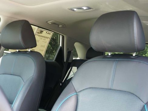 Certified 2022 Kia Niro EX Premium FWD image 10