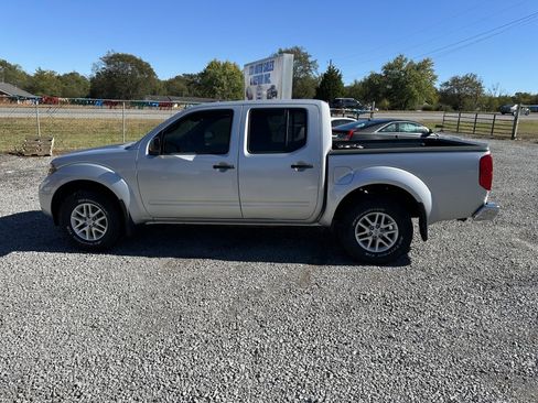 Used 2015 Nissan Frontier SV w/ SV Value Truck Package image 8