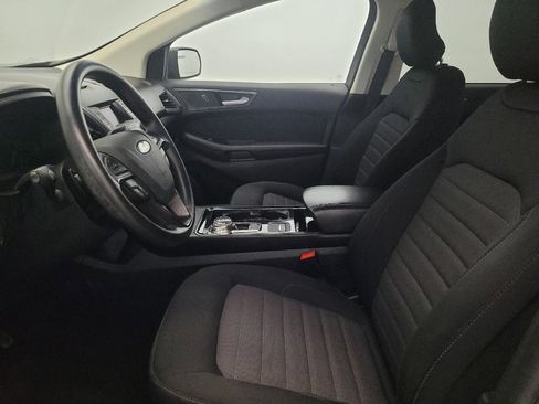 Used 2019 Ford Edge SE image 17