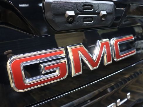 Used 2024 GMC Sierra 2500 Denali w/ Denali Reserve Package image 28