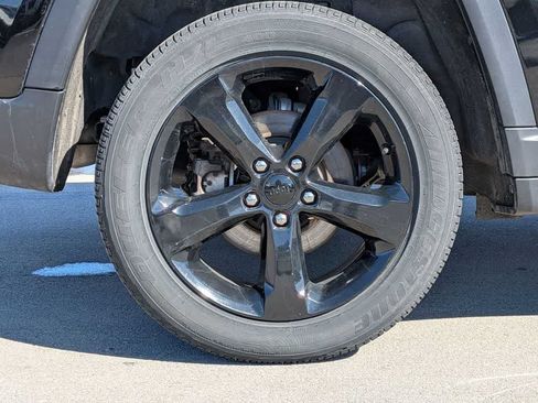 Certified 2023 Jeep Grand Cherokee Altitude AWD/4WD image 13