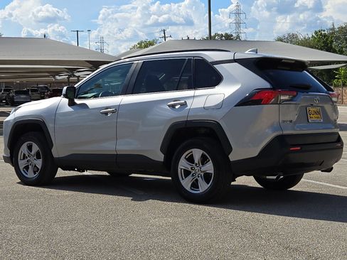 Used 2025 Toyota RAV4 XLE AWD/4WD image 5