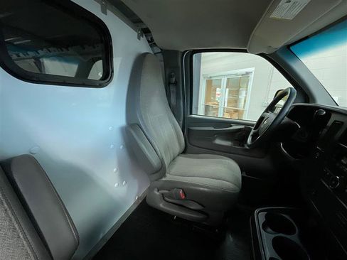 Used 2014 Chevrolet Express 1500 image 20