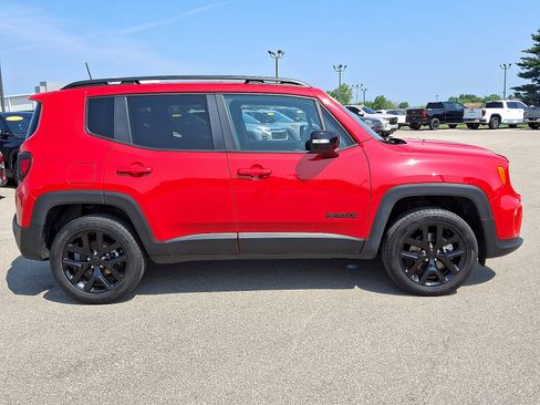 Used 2022 Jeep Renegade Altitude w/ Convenience Group AWD/4WD image 26