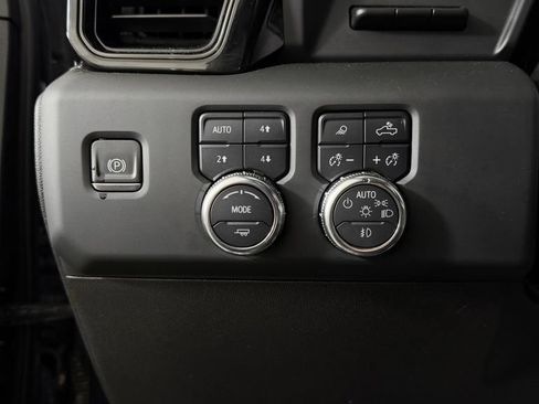 Used 2024 GMC Sierra 2500 AT4 w/ AT4 Premium Plus Package AWD/4WD image 14