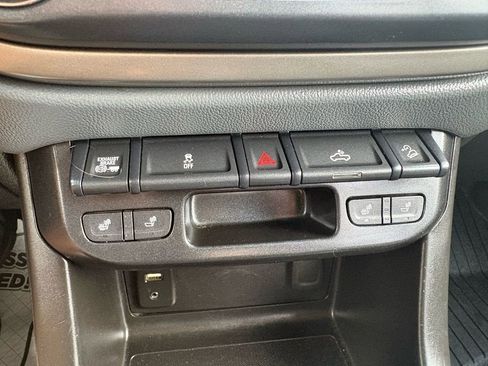 Used 2017 Chevrolet Colorado Z71 image 15