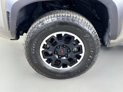 Used 2024 Toyota Tacoma TRD Off-Road image 8
