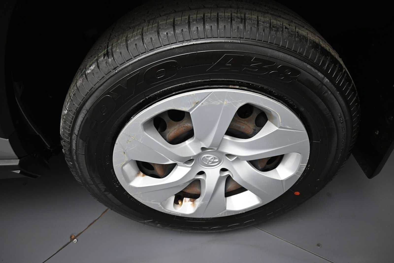 Used 2021 Toyota RAV4 LE AWD/4WD image 15