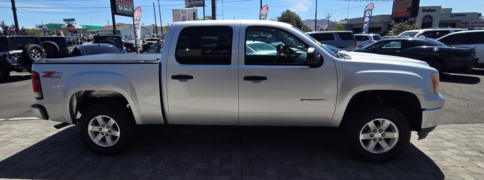Used 2013 GMC Sierra 1500 SLE w/ Power Tech Package AWD/4WD image 4