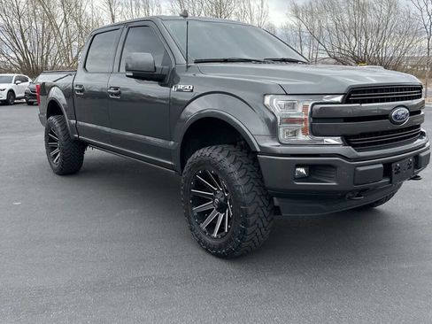 Used 2018 Ford F150 Lariat w/ Equipment Group 502A Luxury image 3