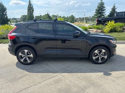 Used 2023 Volvo XC40 B5 Plus w/ Protection Package Premier AWD/4WD image 2